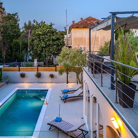 Villa B&D Zadar For The Complete Pleasure Of Vacation !Heated! Private Pool! Green Oasis In The Center Of Zadar, 100M From The Sea 外观 照片