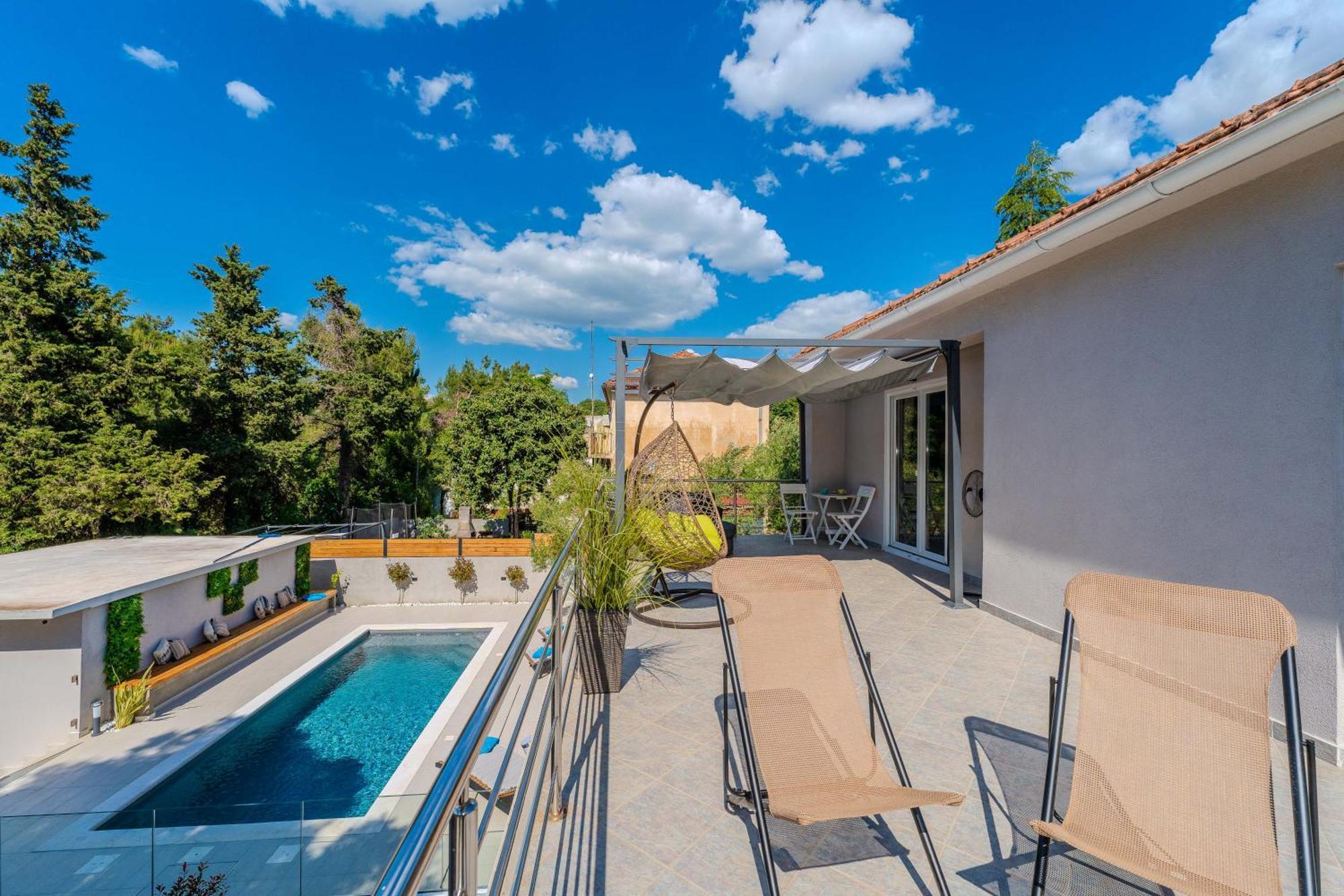 Villa B&D Zadar For The Complete Pleasure Of Vacation !Heated! Private Pool! Green Oasis In The Center Of Zadar, 100M From The Sea 外观 照片