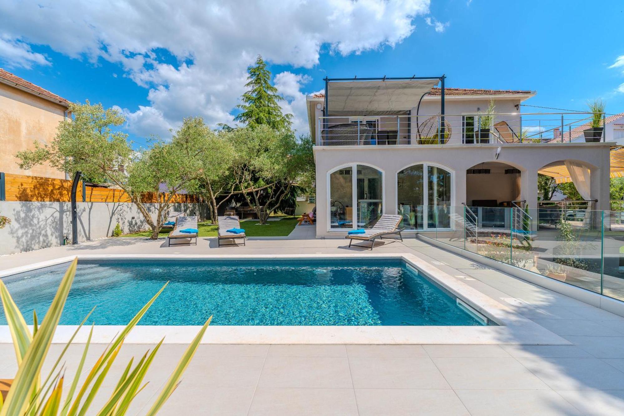 Villa B&D Zadar For The Complete Pleasure Of Vacation !Heated! Private Pool! Green Oasis In The Center Of Zadar, 100M From The Sea 外观 照片