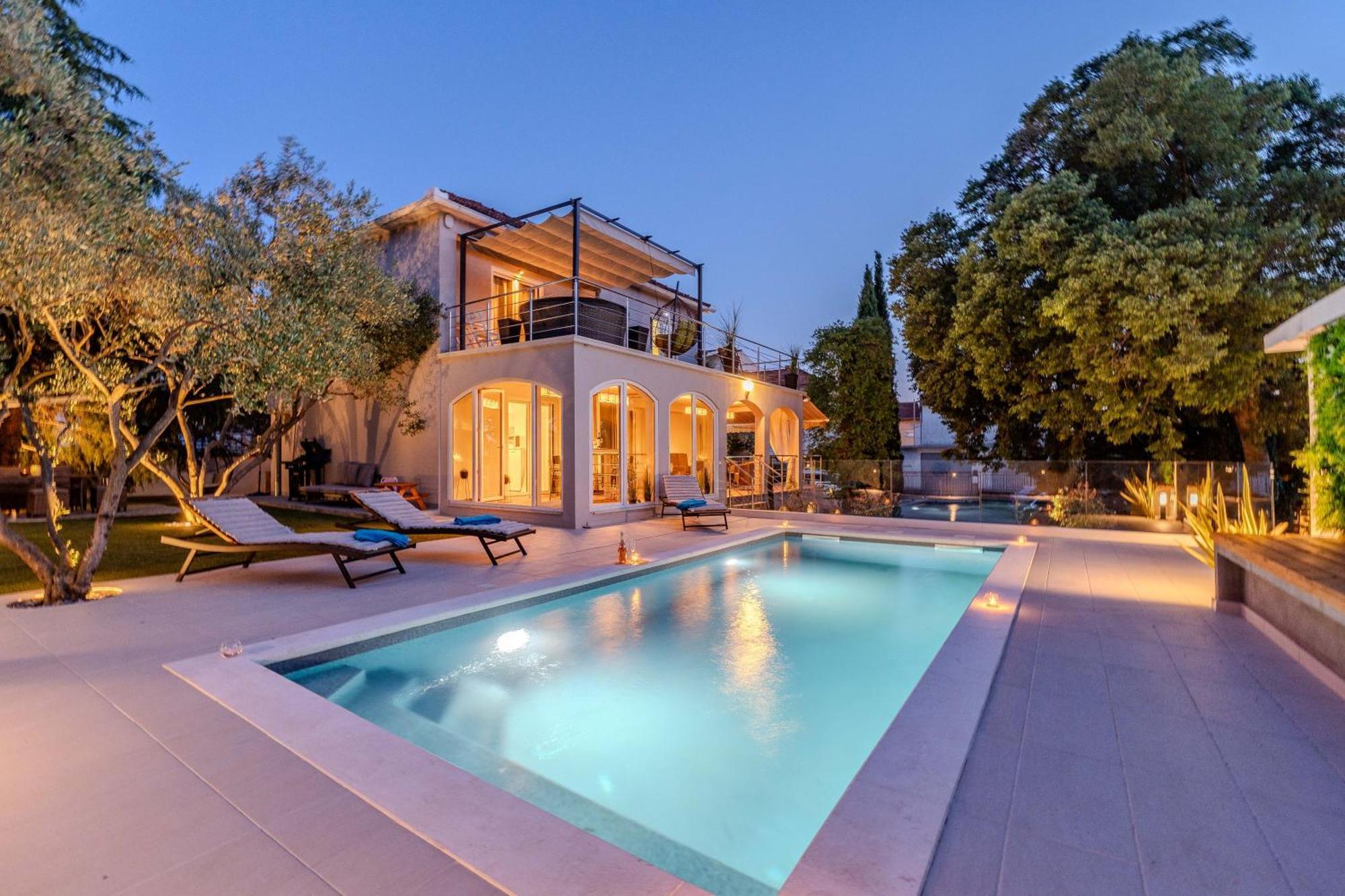 Villa B&D Zadar For The Complete Pleasure Of Vacation !Heated! Private Pool! Green Oasis In The Center Of Zadar, 100M From The Sea 外观 照片