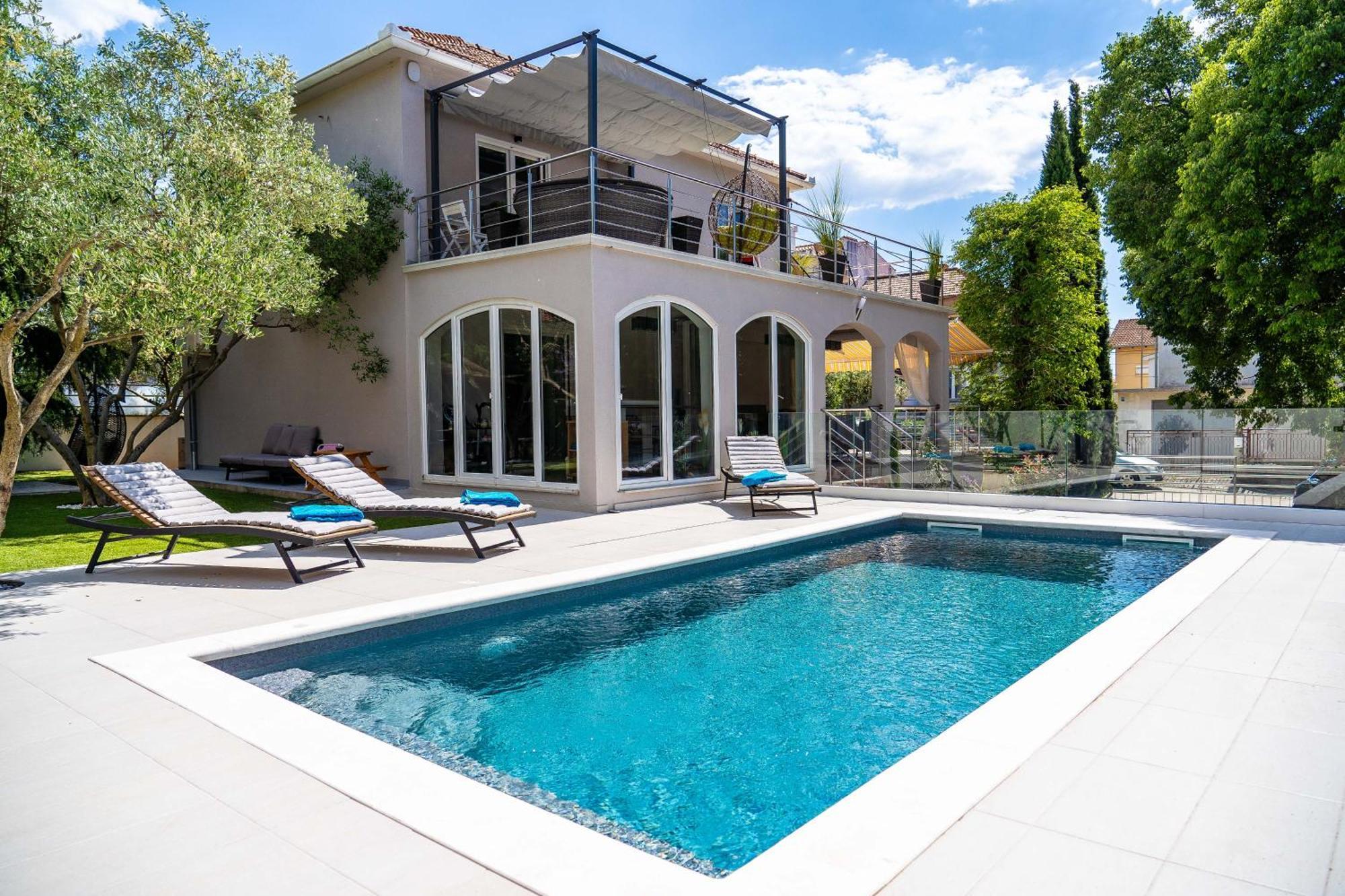 Villa B&D Zadar For The Complete Pleasure Of Vacation !Heated! Private Pool! Green Oasis In The Center Of Zadar, 100M From The Sea 外观 照片