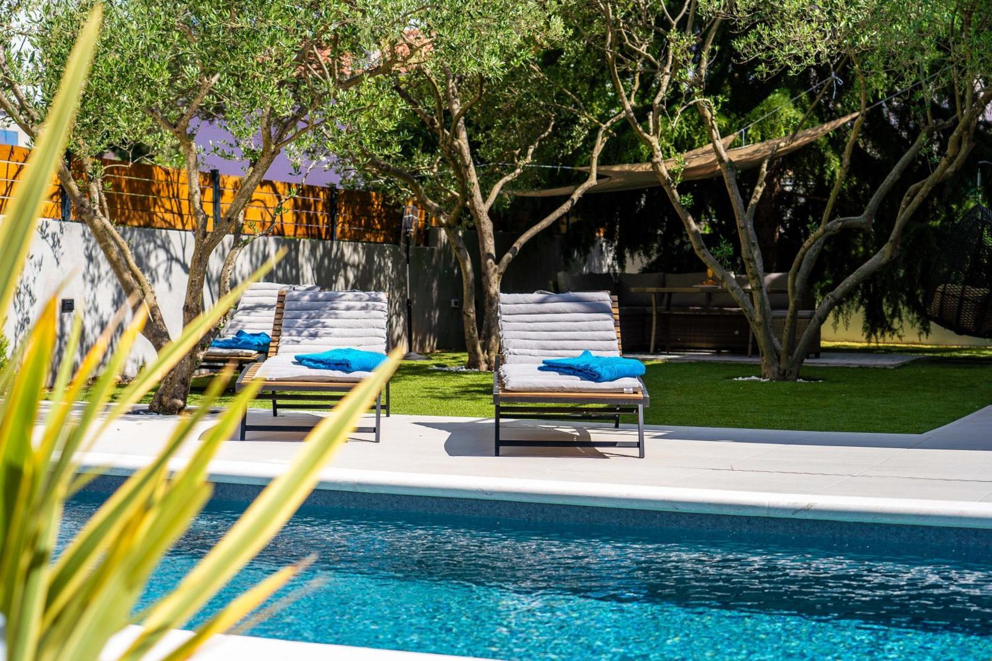 Villa B&D Zadar For The Complete Pleasure Of Vacation !Heated! Private Pool! Green Oasis In The Center Of Zadar, 100M From The Sea 外观 照片