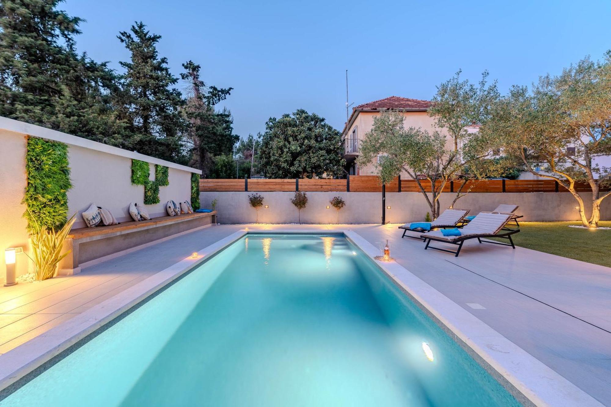 Villa B&D Zadar For The Complete Pleasure Of Vacation !Heated! Private Pool! Green Oasis In The Center Of Zadar, 100M From The Sea 外观 照片